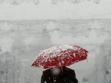 Штормове попередження оголосили в Україні: очікується мокрий сніг і пориви вітру