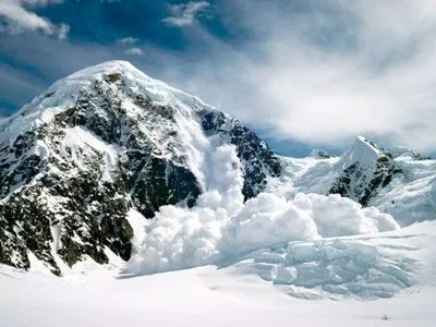 Штормовое предупреждение из-за угрозы лавин объявили в Закарпатье