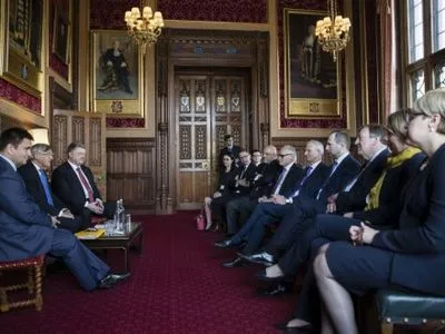 П.Порошенко обговорив з британськими парламентарями співпрацю по лінії НАТО