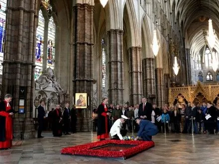 П.Порошенко поклав квіти до меморіалу невідомого солдата у Британії