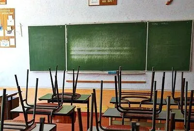Школы Днепра закрыли из-за непогоды