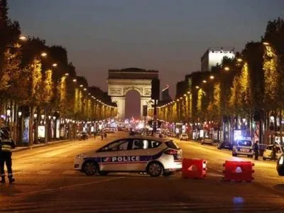 У МВС Франції спростували смерть поліцейського під час перестрілки у центрі Парижа