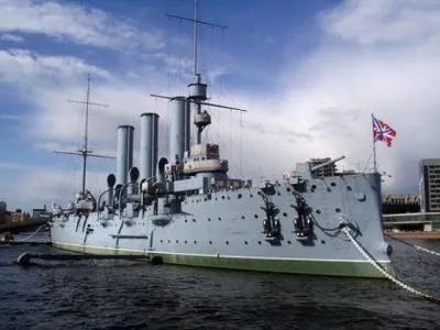 Выставку "замурованных вождей" открыли на крейсере "Аврора"