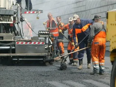 В этом году в Украине будет отремонтировано более 2 тыс. км дорог – В.Омелян