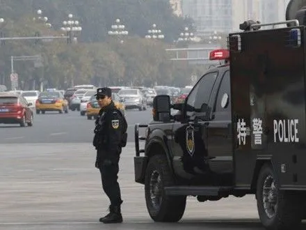 Троє людей загинули внаслідок перекидання вантажівки у Китаї
