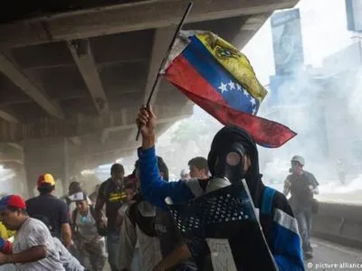 Понад 400 осіб затримані на акції протесту у Венесуелі