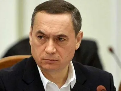 Взять на поруки Н.Мартыненко согласились 15 нардепов и 4 министра