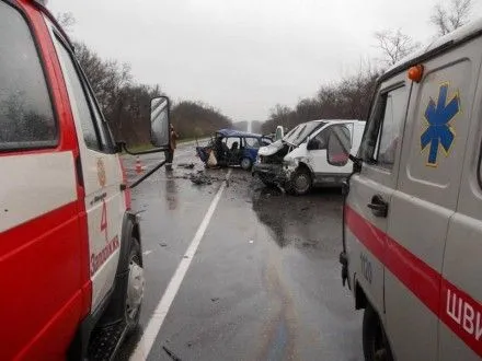 Пассажирский микроавтобус попал в ДТП на Запорожье, трое погибших