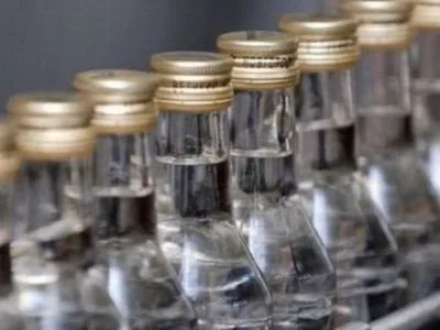 Алкогольний фальсифікат на понад 3 млн грн вилучили у Борисполі
