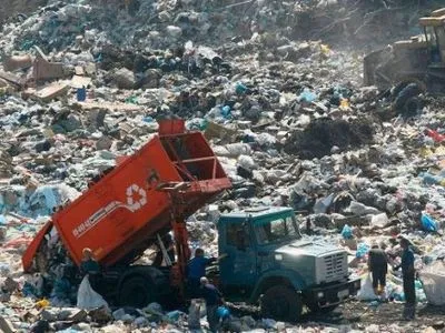 Уряд заявив про знайдене рішення щодо проблеми львівського сміття