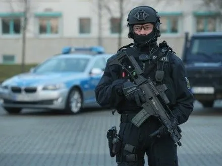 Двое полицейских пострадали в ходе массовых протестов в Германии