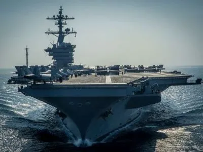 США: авианосец "Карл Винсон" войдет в Японское море до конца апреля