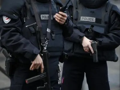Во Франции из-за подозрительного авто эвакуировали людей из избирательного участка