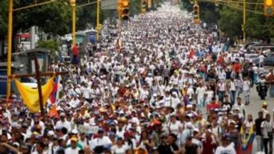 По всей Венесуэле прошли траурные марши оппозиции