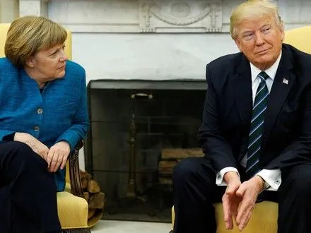 Д.Трамп обсудил с А.Меркель события в Сирии и Украине