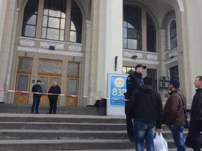 Информация о минировании железнодорожного вокзала в Одессе не подтвердилась