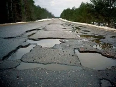 Качество дорог в Житомирской области за время премьерства В.Гройсмана ухудшилось - опрос