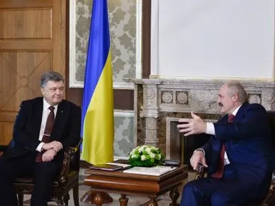 П.Порошенко пригласил А.Лукашенко посетить Украину