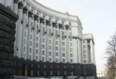 Кабмин планирует изменить требования к чиновникам в министерствах - А.Саенко