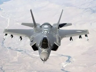 Истребители F-35A проведут маневры у границ РФ - СМИ