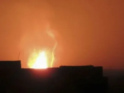 Возле аэропорта Дамаска взорвались военные склады