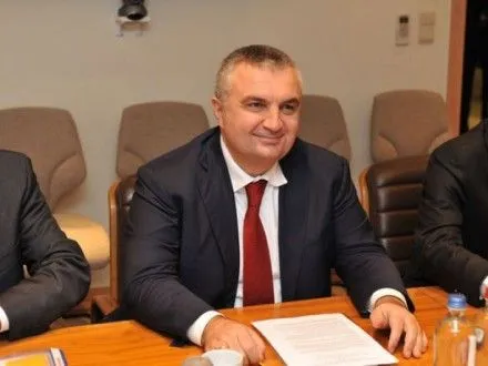 v-albaniyi-parlament-obrav-novogo-prezidenta