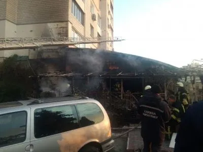 Недействующее кафе горело на Оболони в Киеве