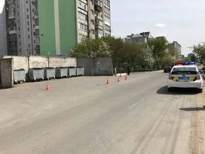 Бойову гранату біля житлових будинків знайшли у Хмельницькому