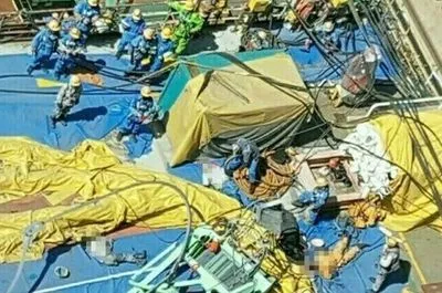 В результате падения крана в Южной Корее погибли пять человек