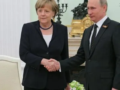 А.Меркель спробує відновити діалог з В.Путіним – політолог