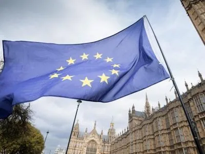 ЄС наполягає, щоби Британія оплатила частку в його майбутніх кредитах Україні – ЗМІ