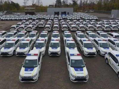 А.Аваков: 635 авто Mitsubishi для Нацполіції вже проходять оформлення