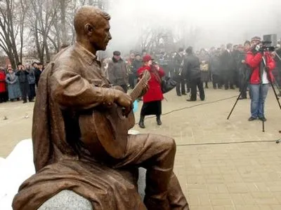 Памятник Марку Бернесу украли в Нежине
