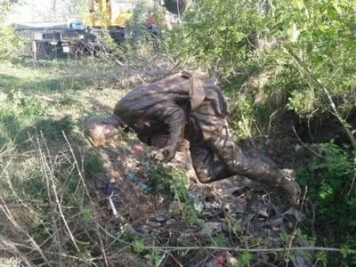 Полиция разыскала похищен в Нежине памятник Марку Бернесу
