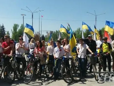 Велоэстафета "Единение в честь победы" началась в Запорожье
