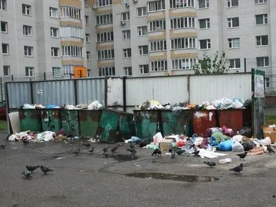 С более трети контейнерных площадок во Львове не вывезли мусор