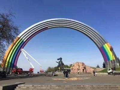 Арку дружбы народов в Киеве украсят орнаментом