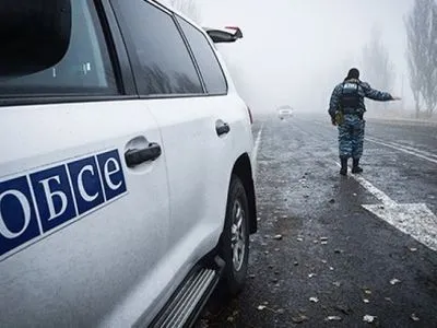 Ограничения по работе миссии ОБСЕ на Донбассе могут снять только стороны конфликта - А.Хуг