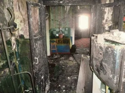 Мужчина сжег три дома и застрелился в Луганской области