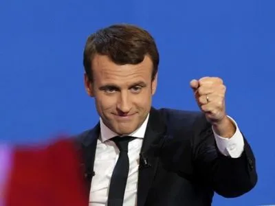 Е.Макрон зміцнив лідерство за два дні до виборів у Франції