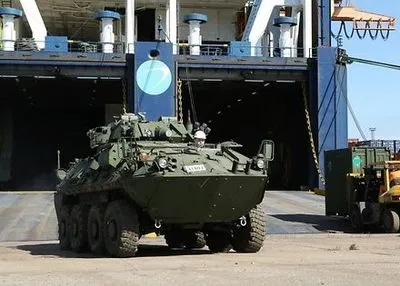 В Латвию прибыла канадская военная техника