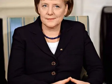 Ангела Меркель выступила за двойную стратегию России