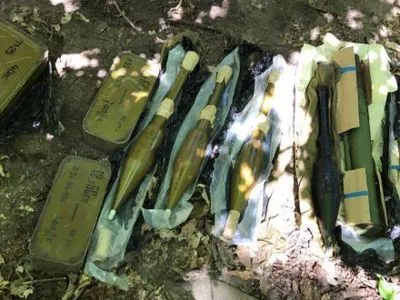 Найденный в Киеве арсенал оружия вероятно хотели использовать для провокаций 8-9 мая - источник