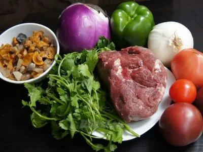 М’ясо у травні подорожчає, огірки і помідори впадуть у ціні - експерт