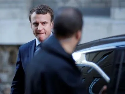 Власти Франции рекомендовали СМИ не писать о содержании документов штаба Э.Макрона