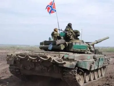 Боевики разворовывают боеприпасы и сливают дизтопливо из танков - разведка