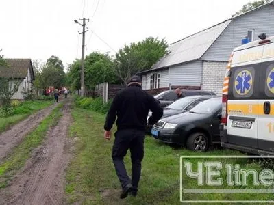 ГСЧС в Черниговской области: самолет задел жилой дом, пилот погиб
