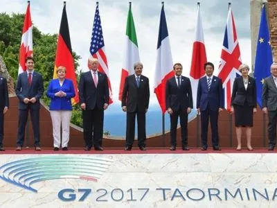 Лідери G7 зустрілися в Італії для саміту