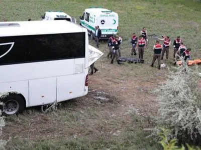 У Туреччині перекинувся автобус, загинуло 8 осіб - ЗМІ