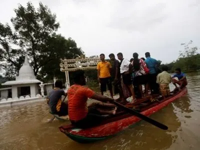 Из-за наводнения на Шри-Ланке погибли 100 человек